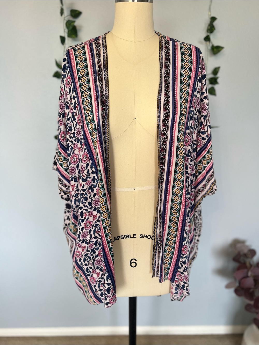 Angie Boho Floral Geometric Open Front Kimono Cardigan Medium